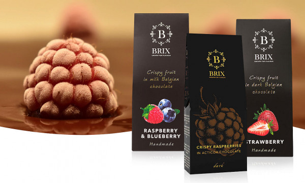 fotka zľavy Mrazom sušené ovocie v kvalitnej belgickej čokoláde - to je dobrota pre všetky vekové kategórie. Vyskúšajte jahodu či marhuľu v mliečnej čokoláde alebo exkluzívne višne z handmade edície.