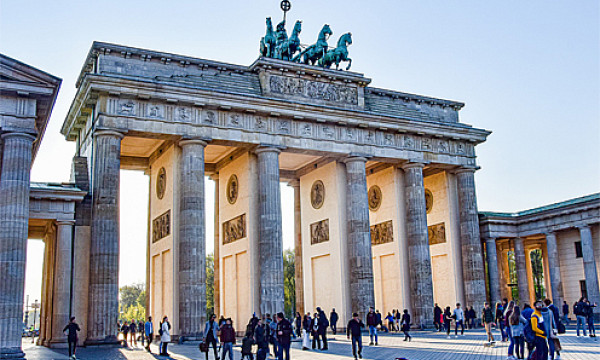 fotka zľavy Objavujte krásy miest Berlín, Frankfurt alebo Leipzig s hotelmi A&O a raňajkami